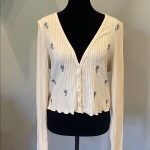 Cream ribbed long sleeve top with Blue Embroidery xl